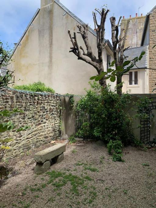 Maison Du Cap Lihou, Duplex Au 1Er Et 2Eme Etage Mansarde, Quartier Historique, Granville Exterior foto
