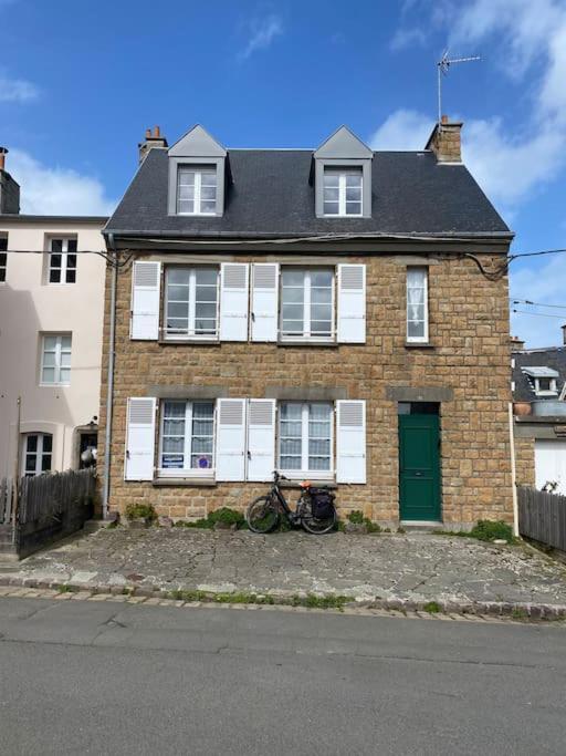 Maison Du Cap Lihou, Duplex Au 1Er Et 2Eme Etage Mansarde, Quartier Historique, Granville Exterior foto